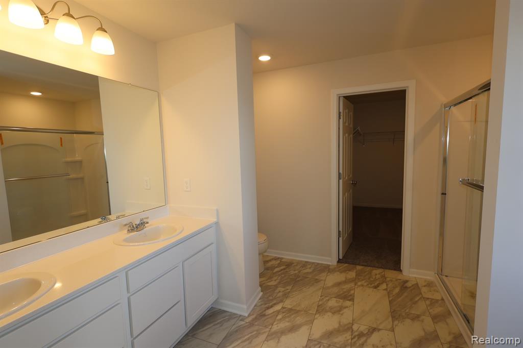 420 Hidden River W, Holly, MI 48442 — Photo 13