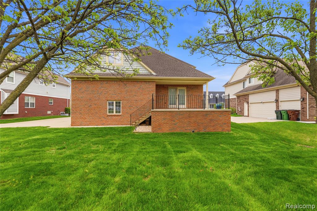 49783 Golden Park Drive, Utica, MI 48315 — Photo 60