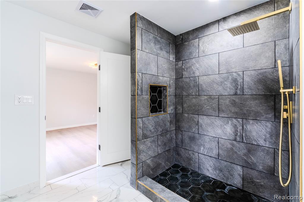 5435 Tequesta Drive, West Bloomfield, MI 48323 — Photo 50