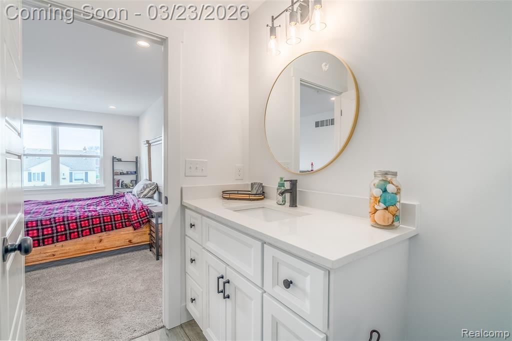 25800 Groveland, Roseville, MI 48066 — Photo 30