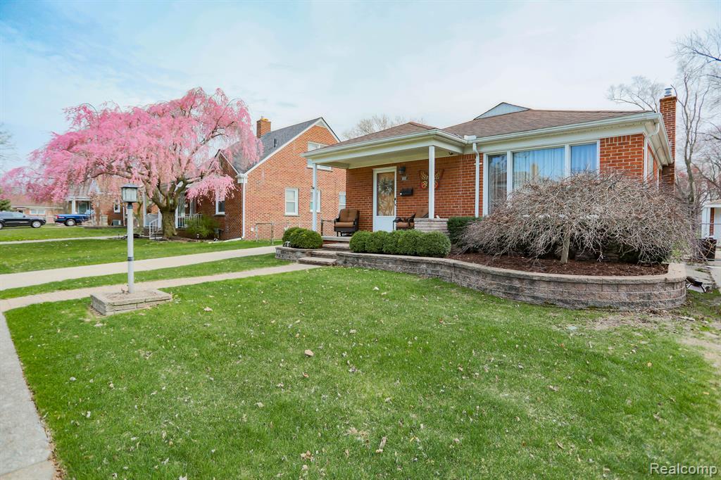 6832 Engleman, Center Line, MI 48015 — Photo 2