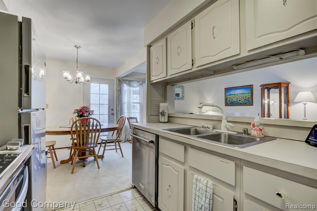 21208 E GLEN HAVEN Circle, Northville, MI 48167 — Photo 16