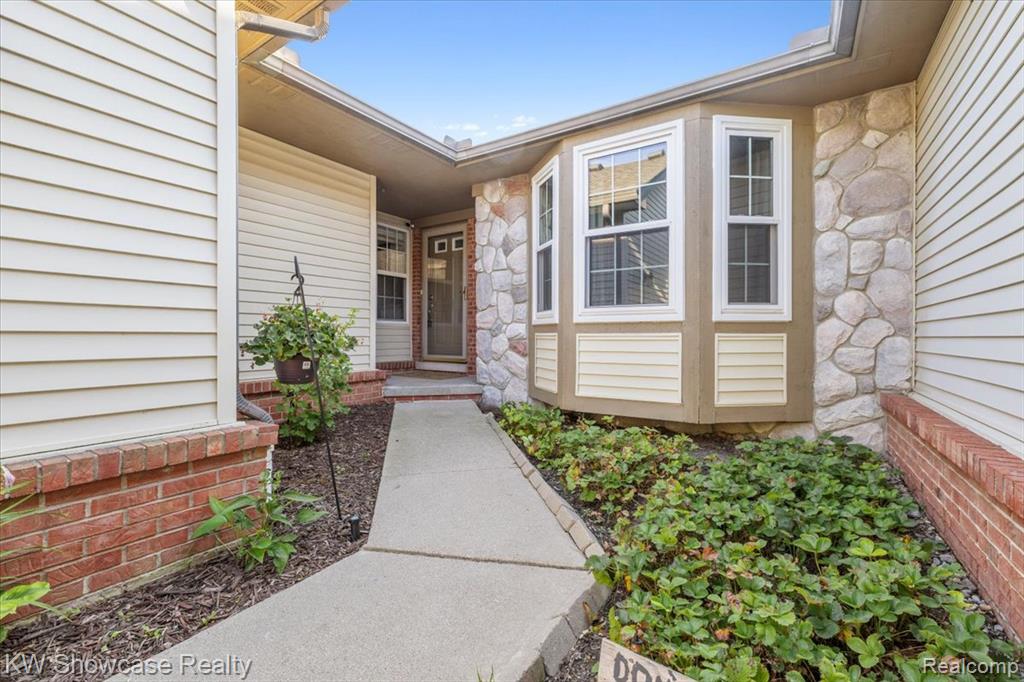 1873 N Kenwyck Drive, Ypsilanti, MI 48198 — Photo 2