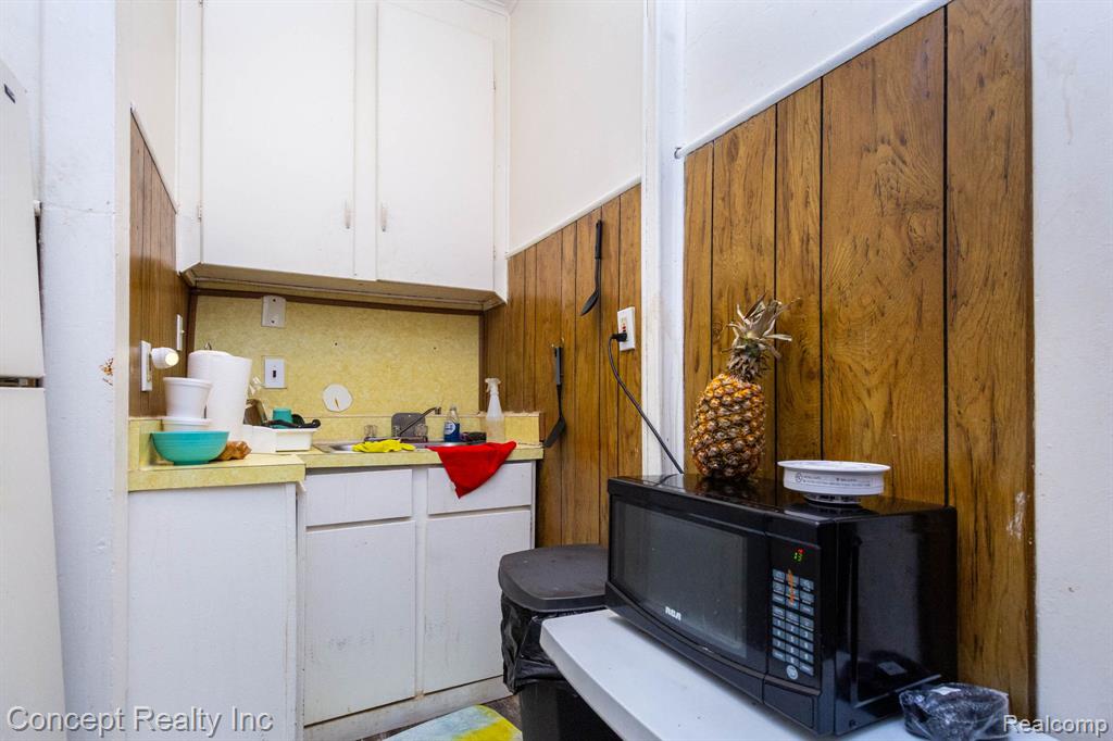 957 Park Avenue, Lincoln Park, MI 48146 — Photo 14