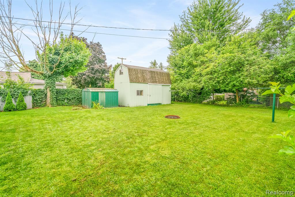 611 N IVANHOE Avenue, Ypsilanti, MI 48198 — Photo 7