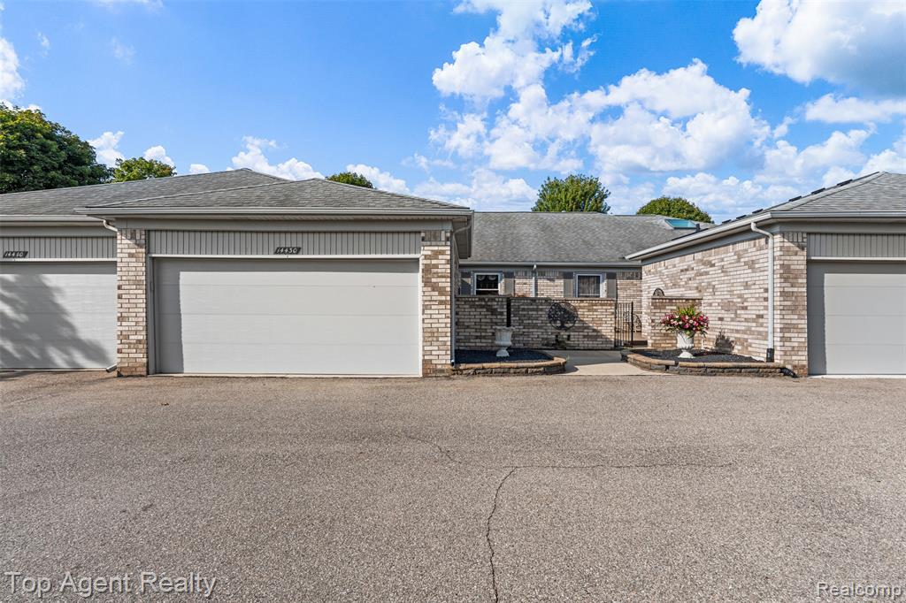 14430 Cove Creek Court, Shelby Twp, MI 48315