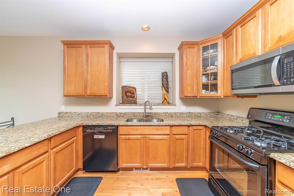 17017 BOULDER Drive, Northville, MI 48168 — Photo 44