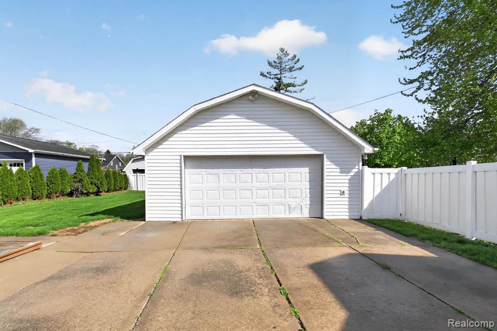 1518 Chestnut Street, Wyandotte, MI 48192 — Photo 25