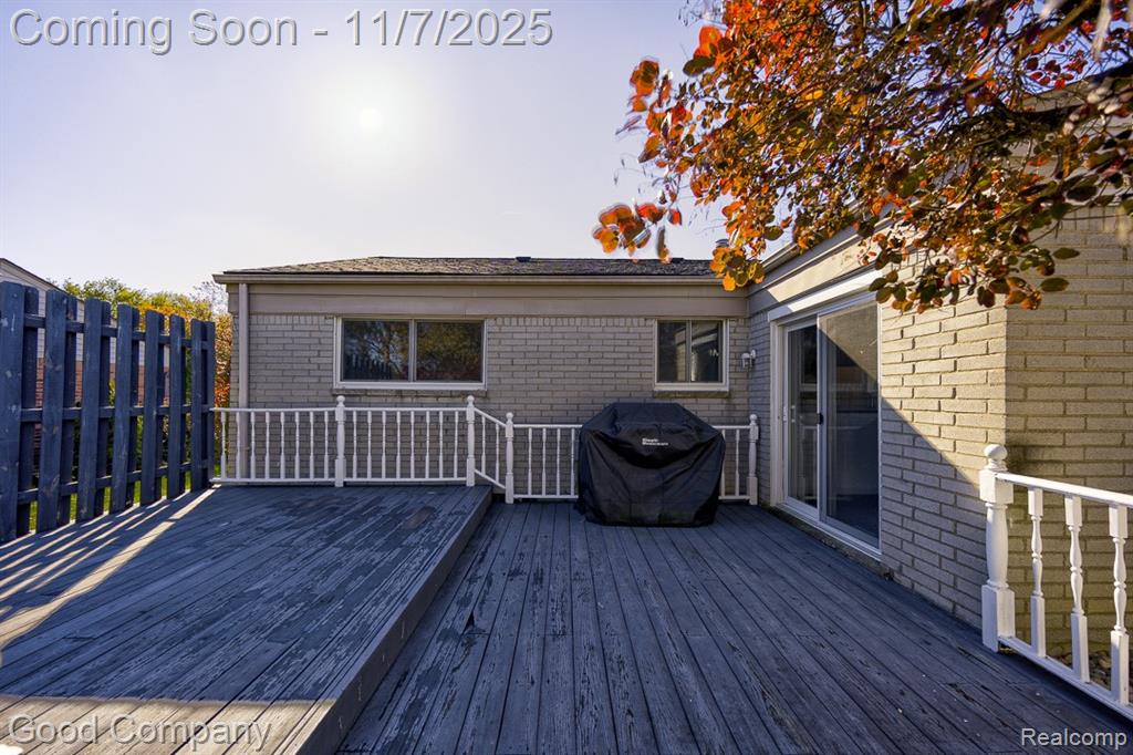 583 Manchester Street, Madison Heights, MI 48071 — Photo 36
