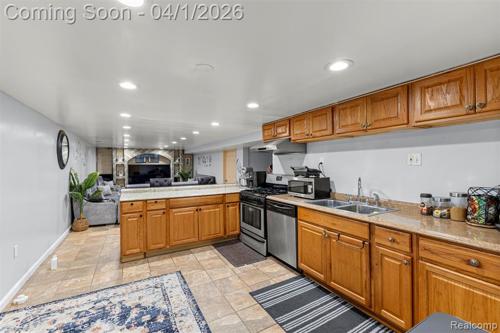 7351 N Gulley Road, Dearborn Heights, MI 48127 — Photo 37