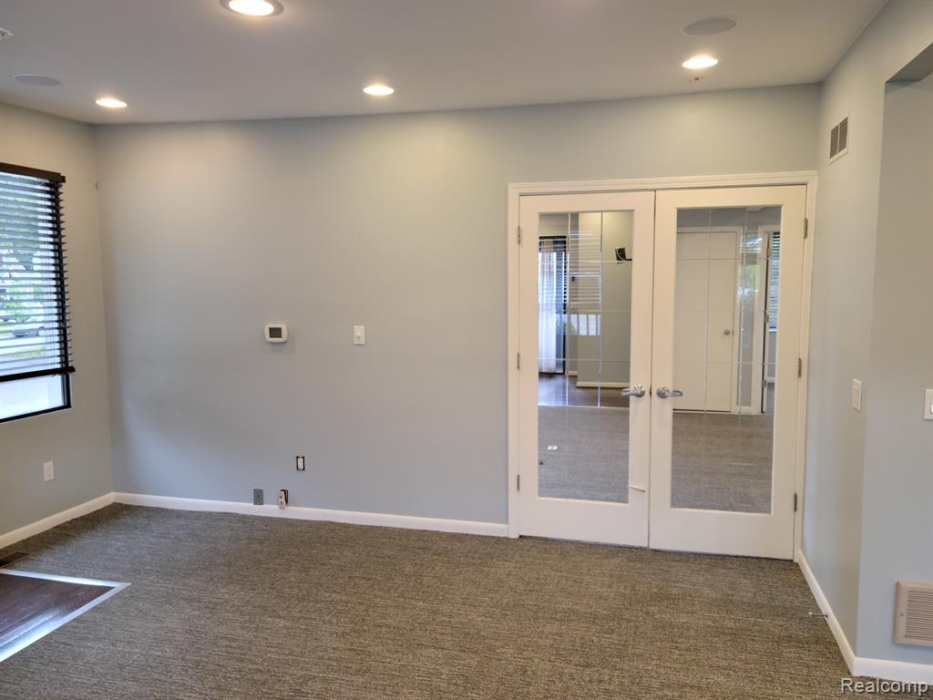 909 N MAIN Street, Royal Oak, MI 48067 — Photo 13