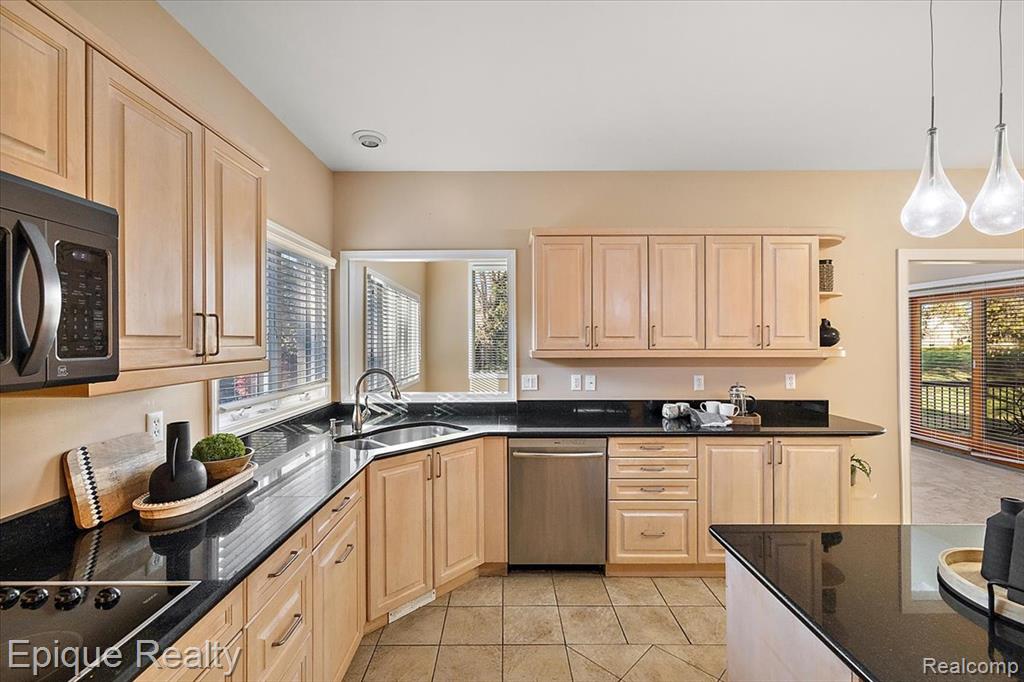 374 Oakbridge Drive, Oakland, MI 48306 — Photo 14