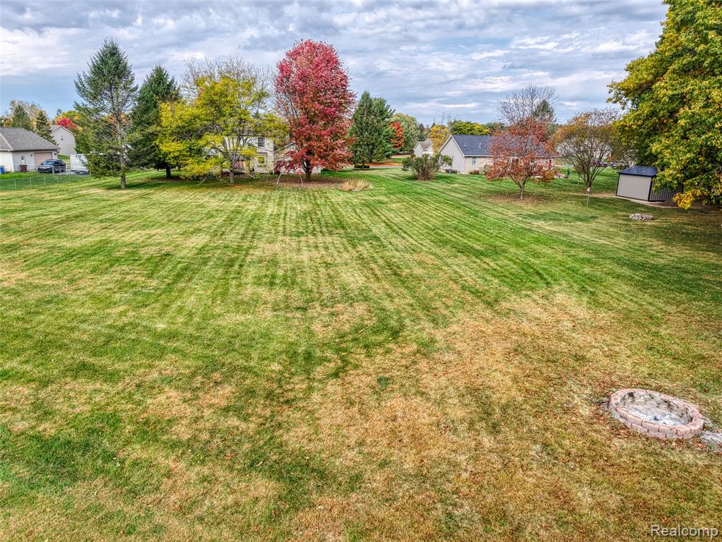 10887 Mackinaw Trail, Fowlerville, MI 48836 — Photo 32
