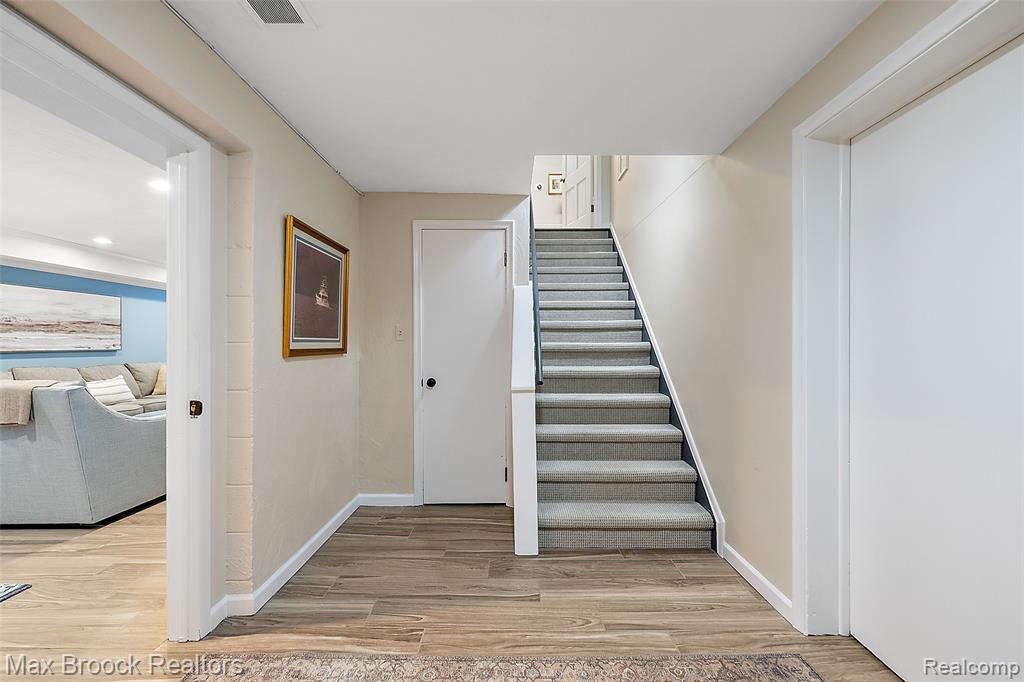 692 Bennington Drive, Bloomfield Hills, MI 48304 — Photo 30