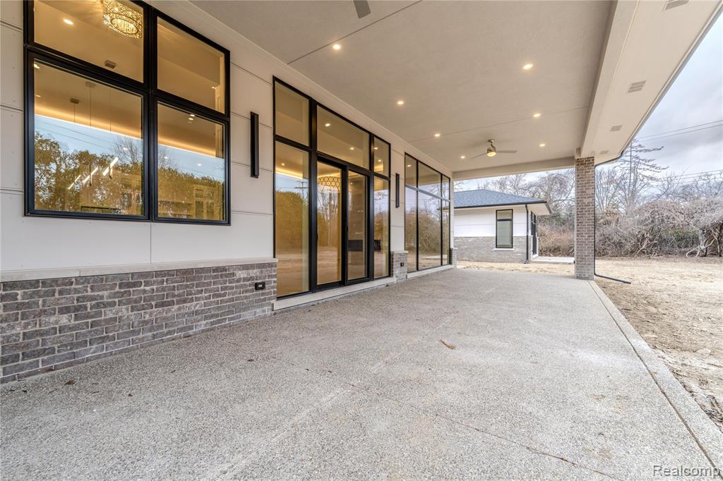 7400 Melody Lane, Bloomfield Hills, MI 48301 — Photo 39