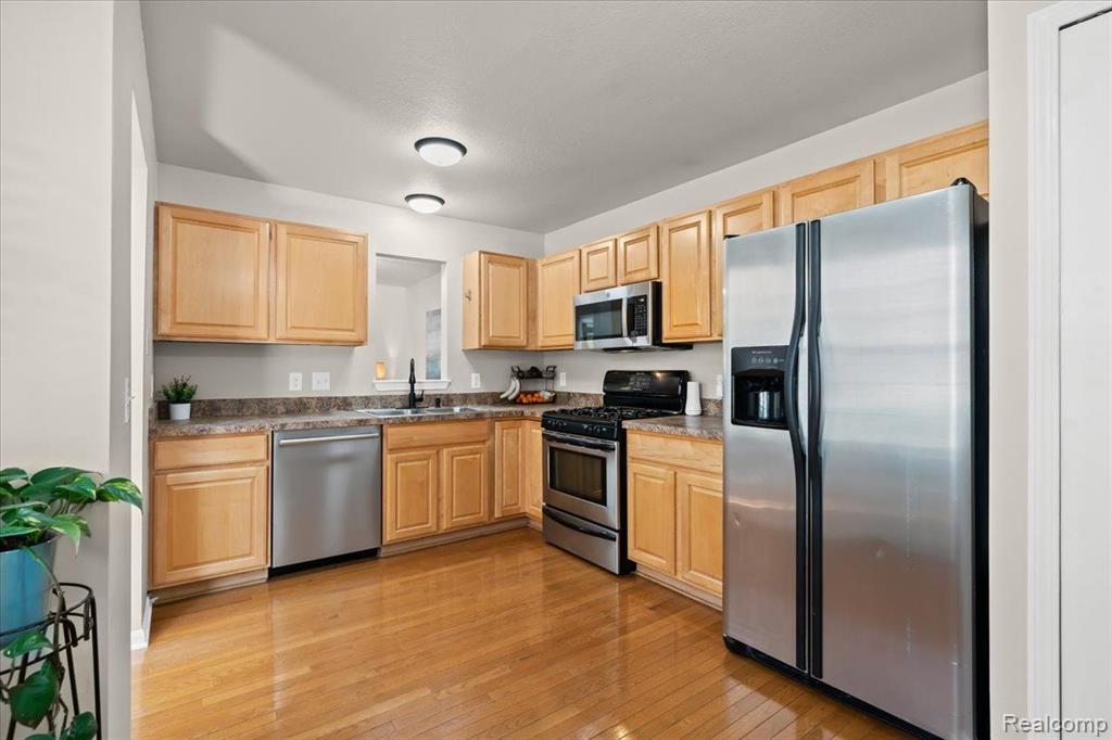 8747 COLUMBIA Circle, Canton, MI 48187 — Photo 4