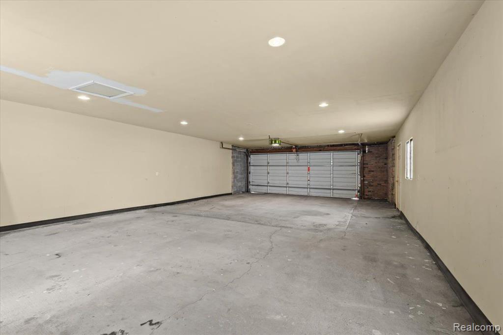 50 TAYLOR Street, Detroit, MI 48202 — Photo 46