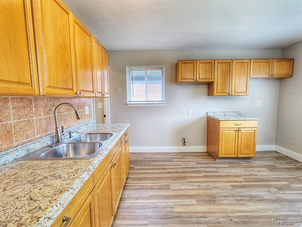 4612 KATHERINE Street, Dearborn Heights, MI 48125 — Photo 7