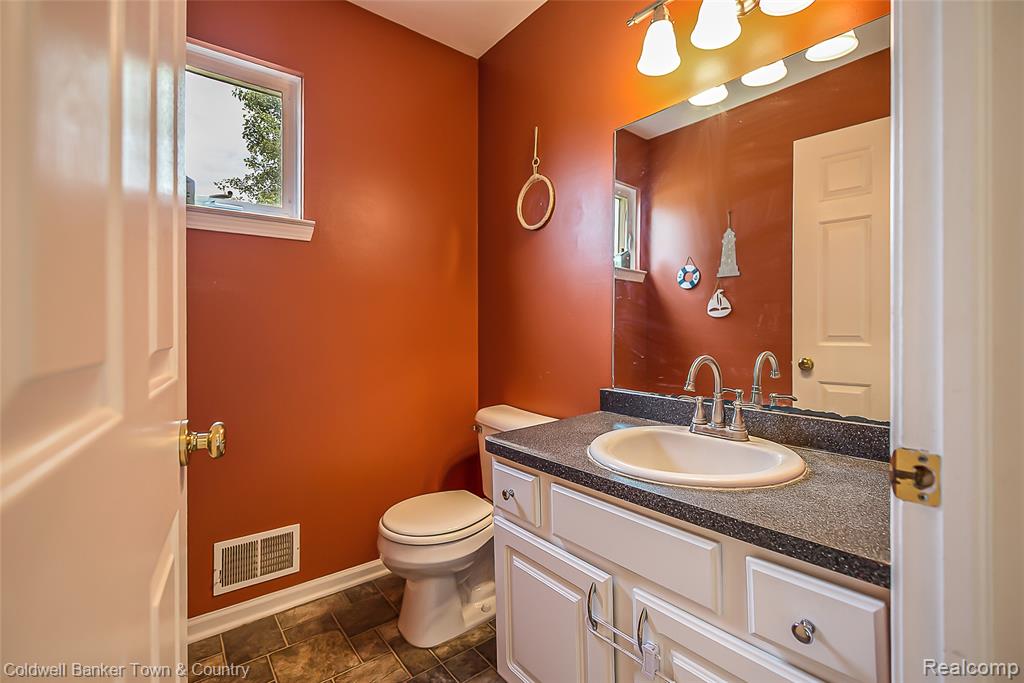 650 Christopher Street, Fowlerville, MI 48836 — Photo 27