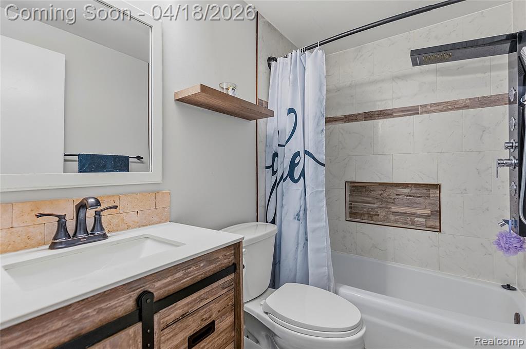 37816 Charter Oaks Boulevard, Clinton Twp, MI 48036 — Photo 23