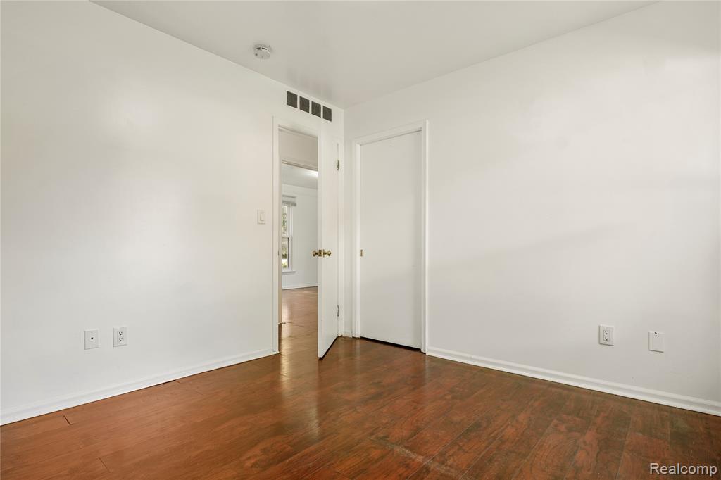 6843 E Dartmoor Road, West Bloomfield, MI — Photo 14