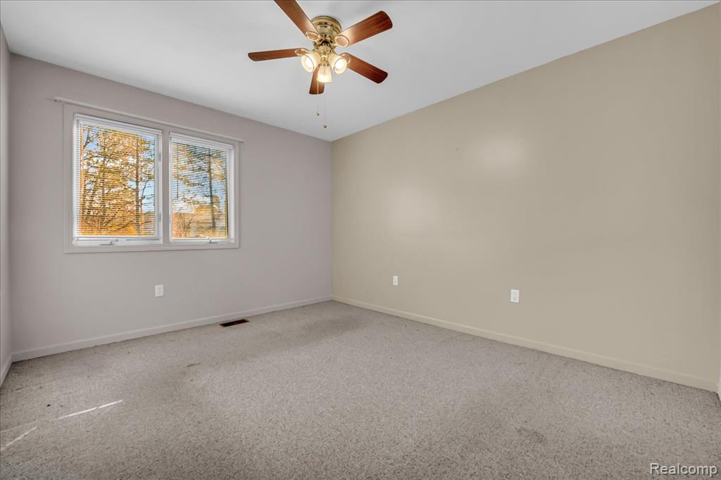 824 N Beech Daly Road, Dearborn Heights, MI 48127 — Photo 16