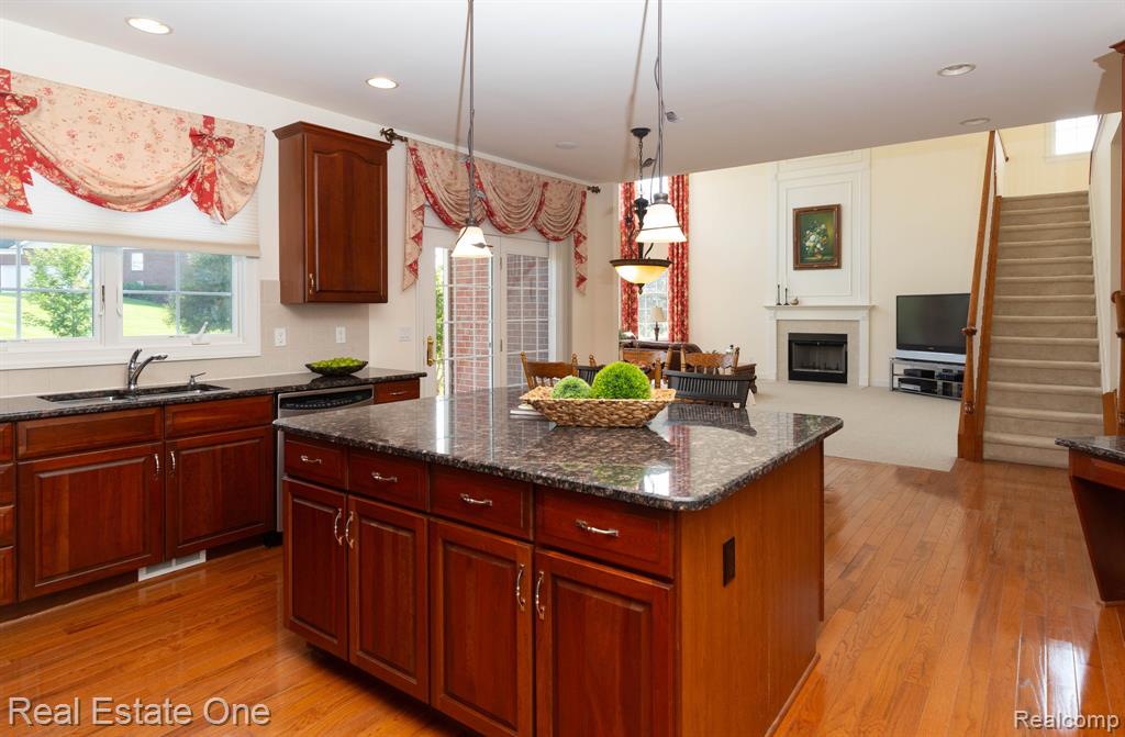3755 S Century Oak Circle, Oakland, MI — Photo 17