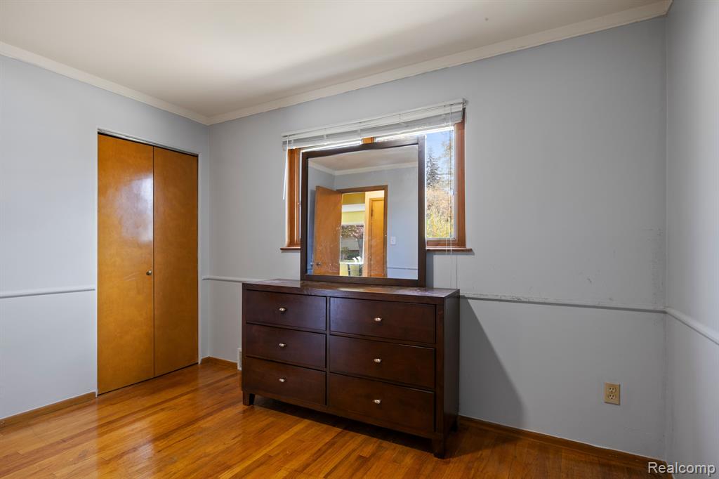 6916 KINMORE Street, Dearborn Heights, MI 48127 — Photo 17