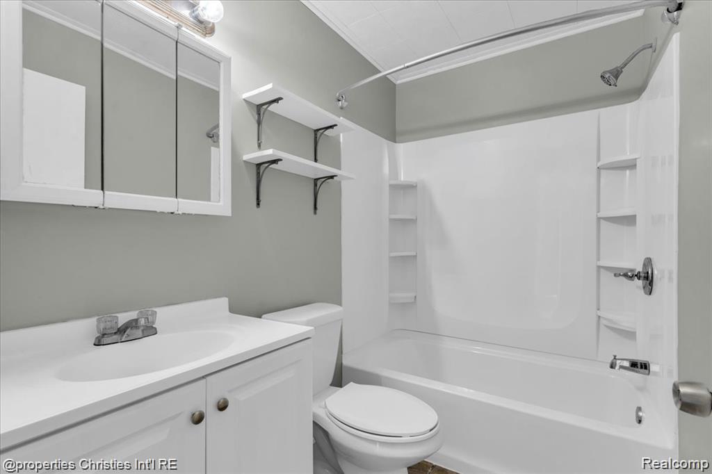 7952 Robert Street, Taylor, MI 48180 — Photo 14