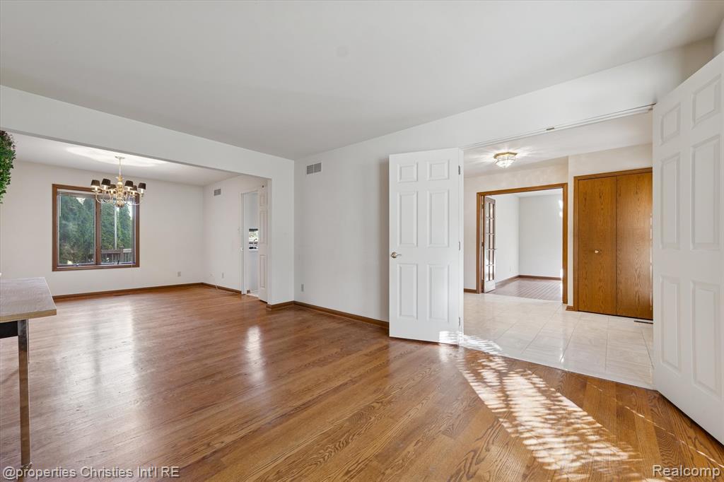 48818 Pebble Lane, Novi, MI — Photo 20