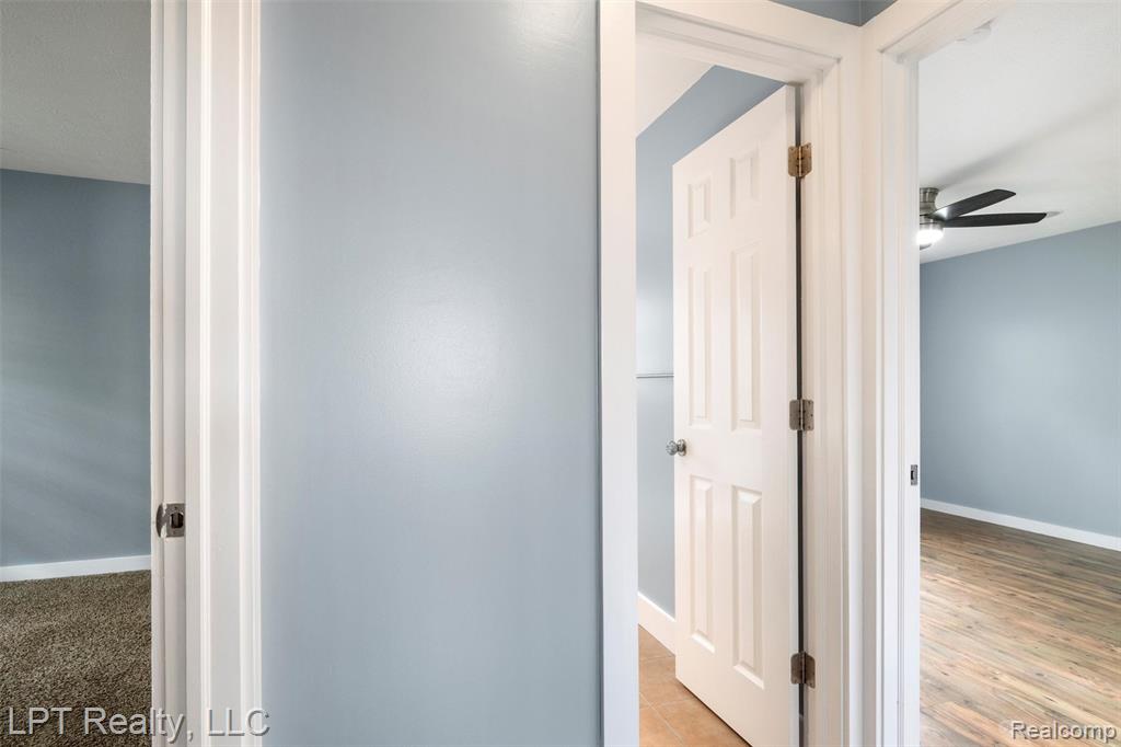 38201 Carolon Boulevard, 17B, Westland, MI — Photo 13