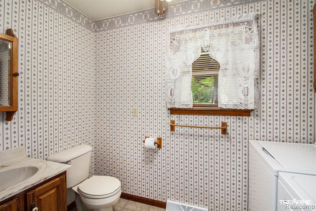 7469 N ELMS Road, Flushing, MI 48433 — Photo 7
