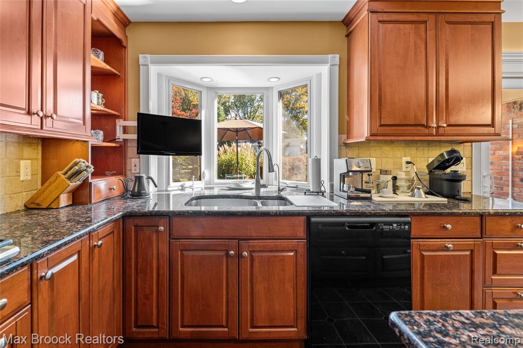 5605 Woodwind Drive, Bloomfield Hills, MI 48301 — Photo 26
