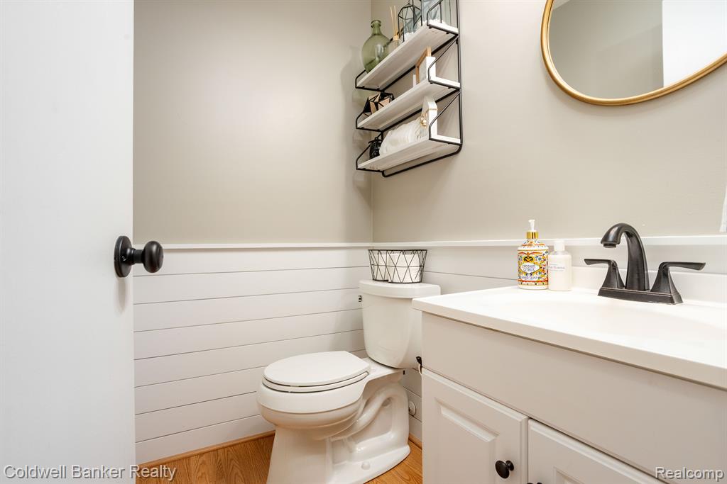 1068 KINGS, Canton, MI 48188 — Photo 9