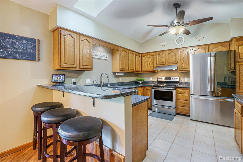 845 HEMINGWAY Road, Lake Orion, MI 48362 — Photo 8