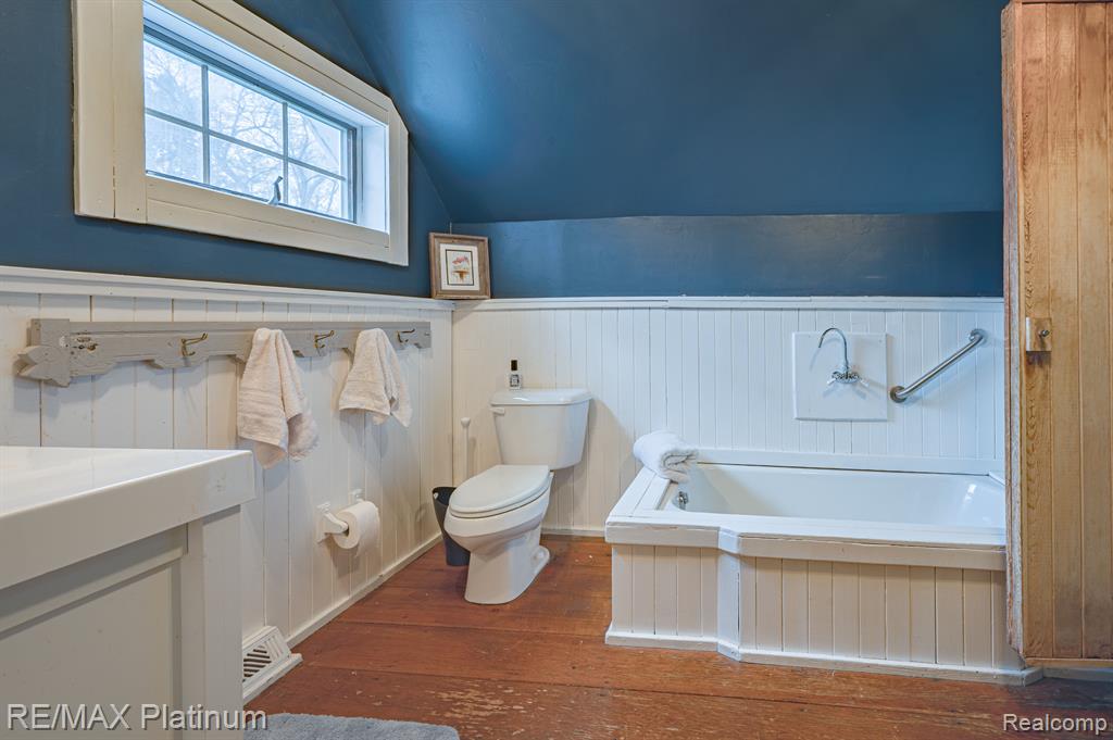 4015 BENNETT LAKE Road, Fenton, MI 48430 — Photo 32