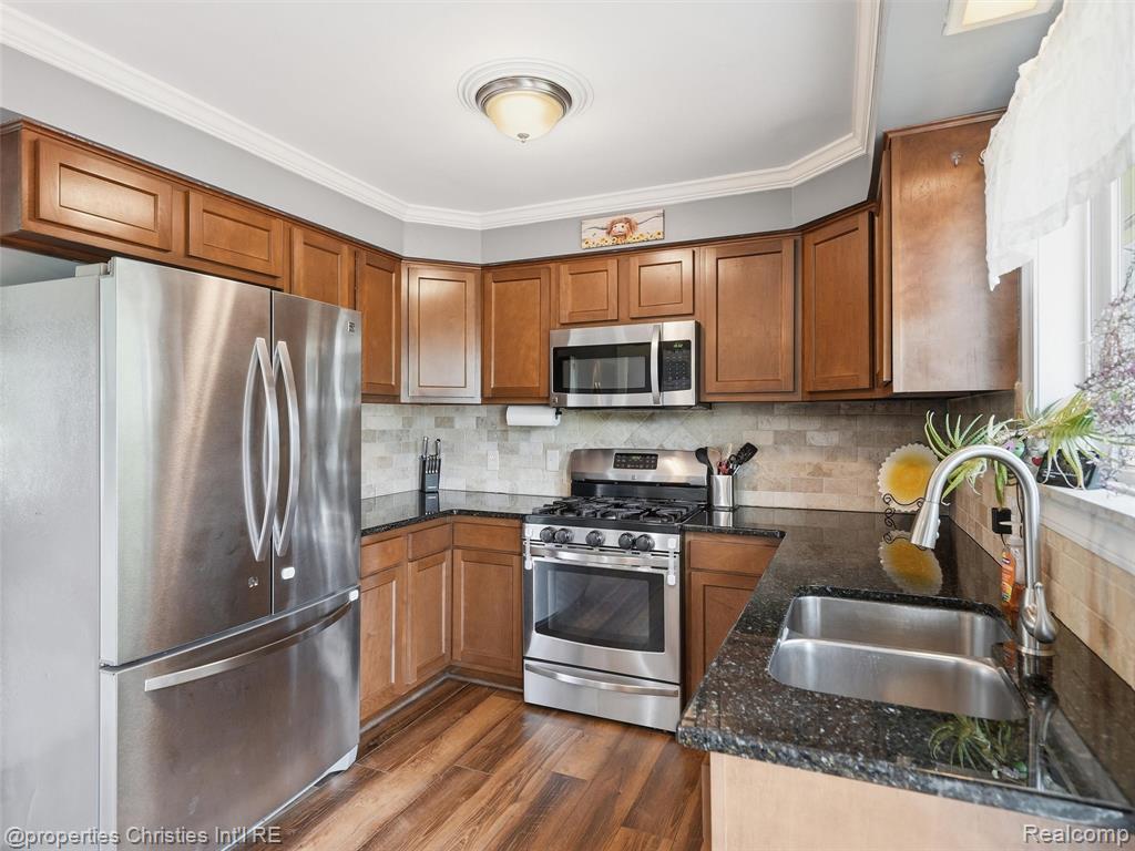 52735 Washington Street, New Baltimore, MI 48047 — Photo 8
