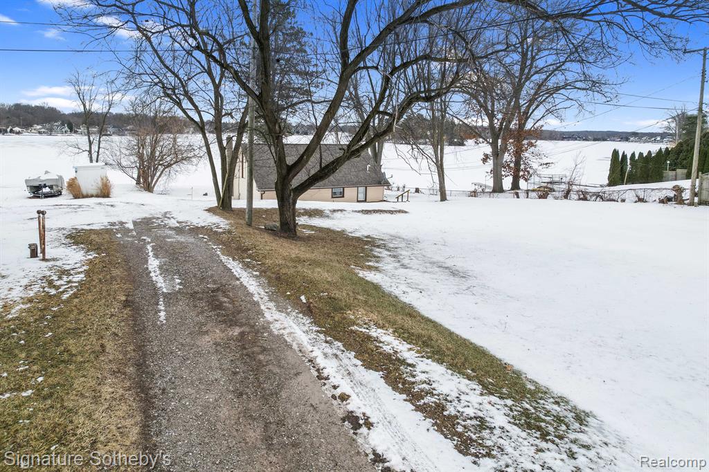 8041 GRAND RIVER Road, Brighton, MI 48114 — Photo 19