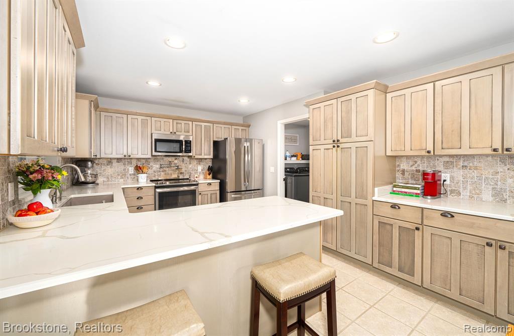 921 OLD HICKORY LANE Lane, Lake Orion, MI 48362 — Photo 29