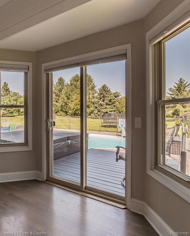 914 SHREWSBURY Drive, Clarkston, MI 48348 — Photo 21