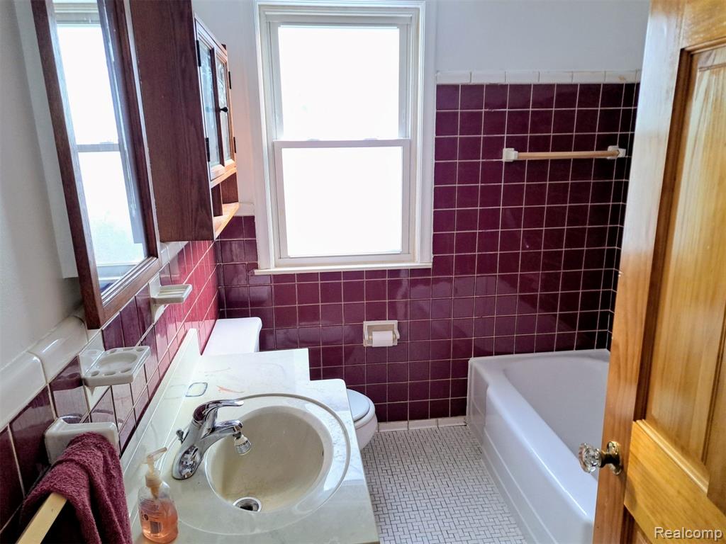 17730 Five Points Street, Redford, MI 48240 — Photo 8