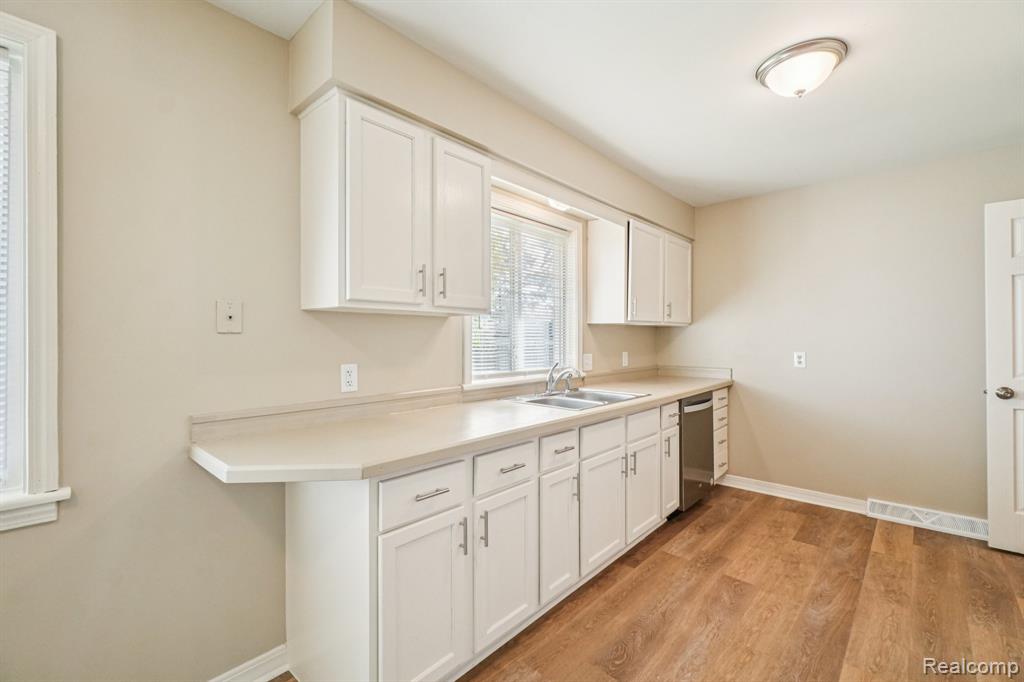 4994 N Michigan Avenue, Saginaw, MI 48604 — Photo 9