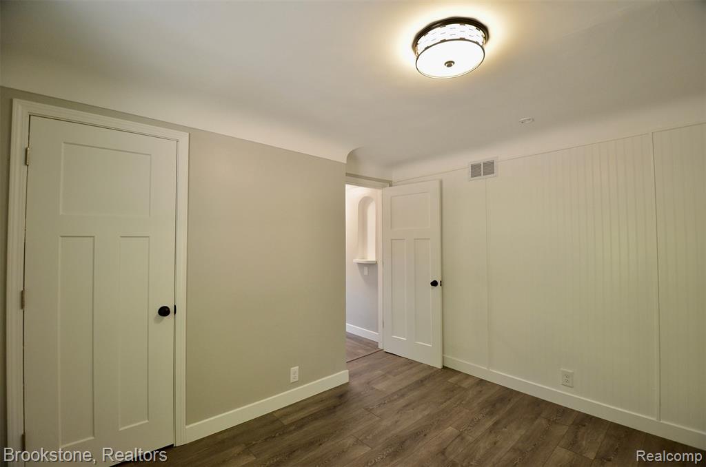 7565 Old Pond Drive, Clarkston, MI 48348 — Photo 25