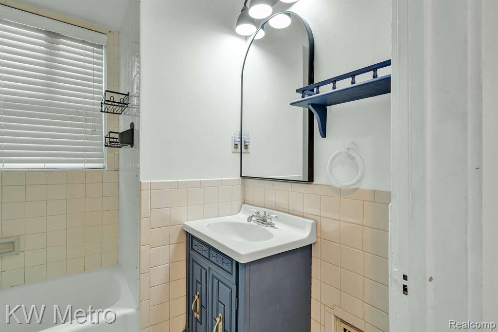 580 CAMDEN Street, Ferndale, MI 48220 — Photo 23