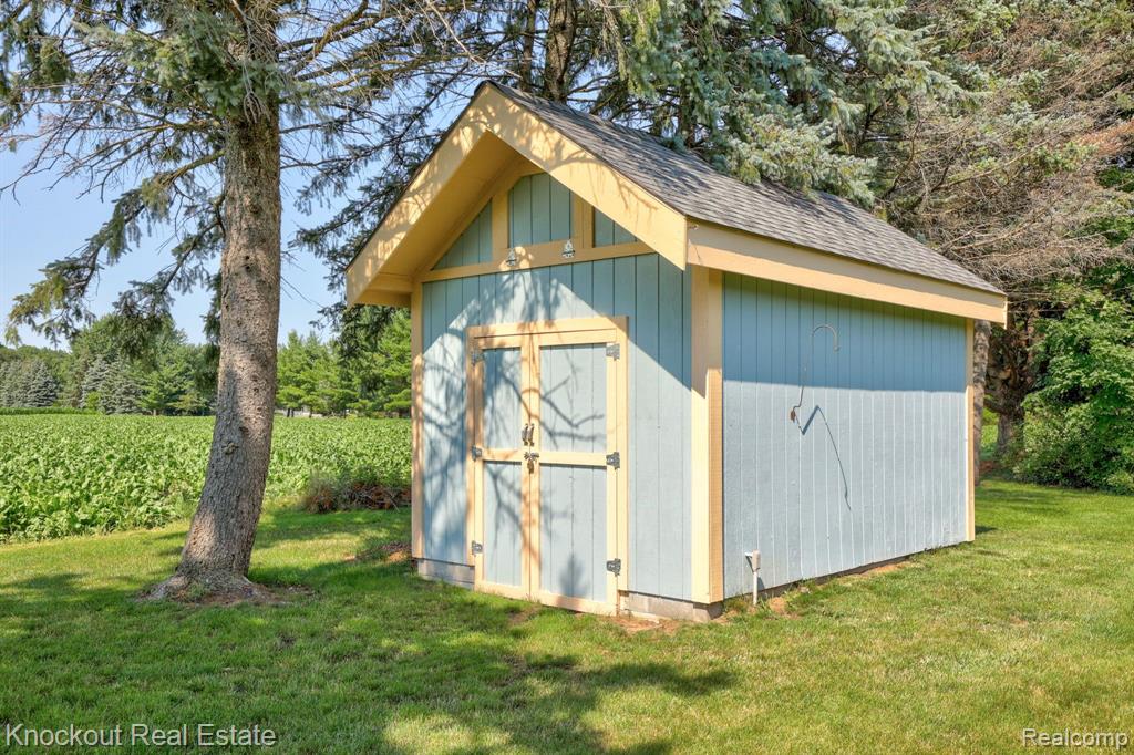 858 Zehnder Drive, Frankenmuth, MI 48734 — Photo 42