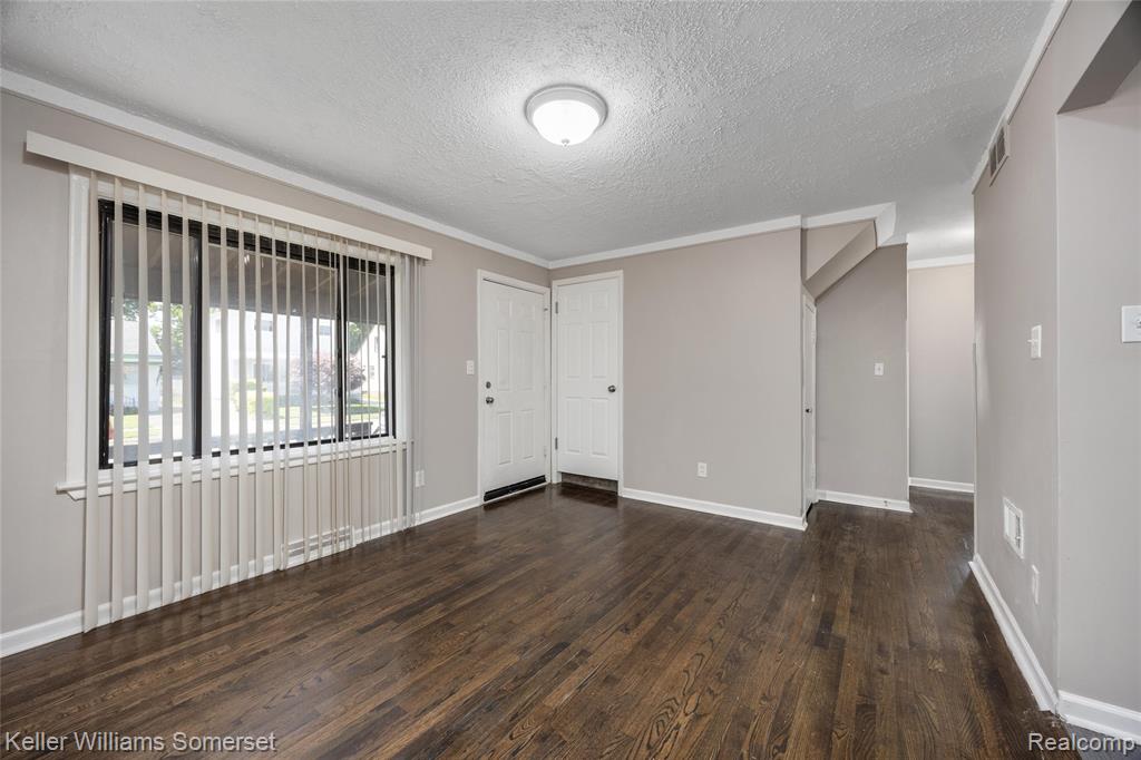 8289 Ford Avenue, Warren, MI 48089 — Photo 4