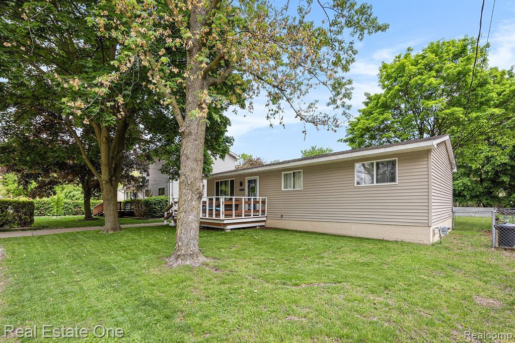 44080 DAVIS, Utica, MI 48317 — Photo 4