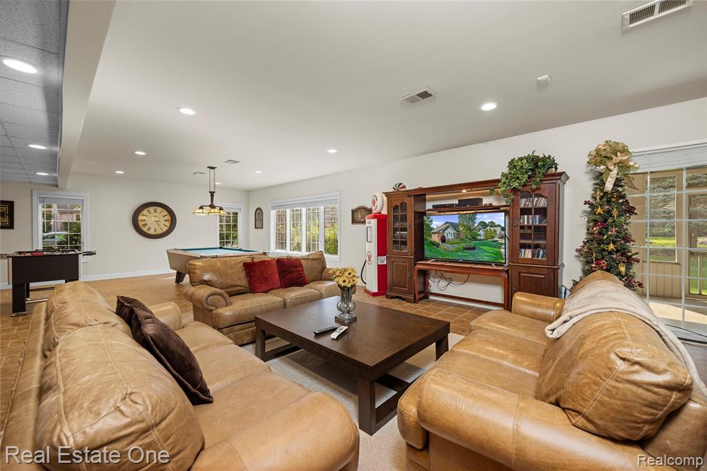 1937 Carsons Cove, Commerce Twp, MI 48390 — Photo 49