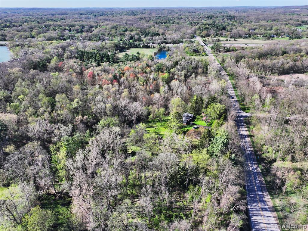 5920 PLEASANT VALLEY Road, Brighton, MI 48116 — Photo 12