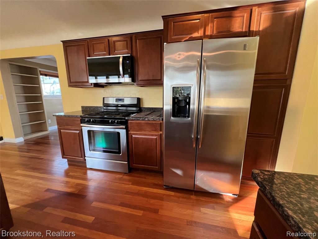 400 E Flint Street, Lake Orion, MI 48362 — Photo 12